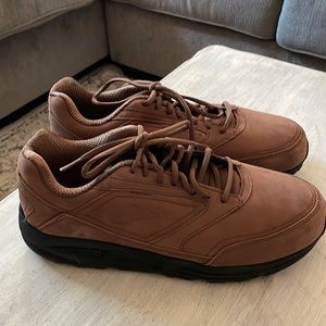 Brooks Men’s Addiction Walker (BRAND NEW) Walking Shoe, size 10, ExtraWide (4E)